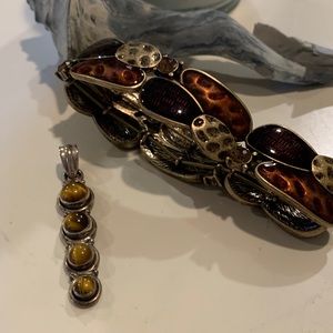 Bracelet and pendant brown and gold